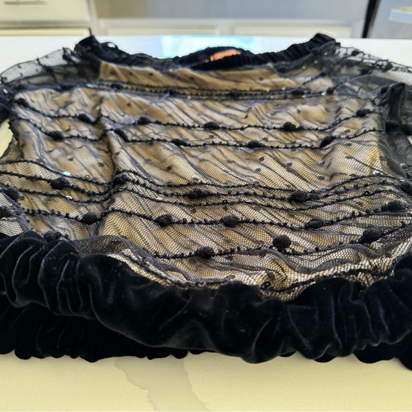 Beau Bois Blouse with Lace and Velvet, size small - Picture 4 of 5